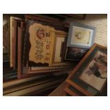 Lot of medium size wall art around ...