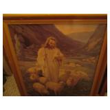 Lot of medium size wall art around ...