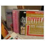 Box of LPs Johnny Cash, Diana Ross,...