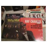 Box of LPs Johnny Cash, Diana Ross,...