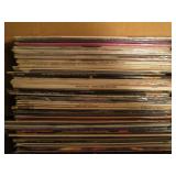Box of LPs Johnny Cash, Diana Ross,...