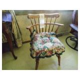 side table w/lamp & chair...