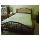 bedframe w/headboard, footboard & f...