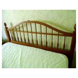 bedframe w/headboard, footboard & f...