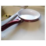 2 pots one w/cover plus 2 small fry...