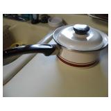 2 pots one w/cover plus 2 small fry...