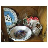 random Christmas dishware...