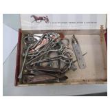 Shark Handheld vacuum, electric sta...