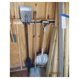 Large scoop shovels, standard squar...