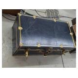 Blue Vintage footlocker storage tru...