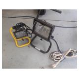 Pair of freestanding adjustable til...