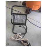 Pair of freestanding adjustable til...