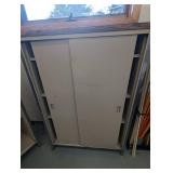 Heavy duty metal sliding door cabin...