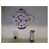 Quartz tea time clock and small hou...