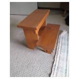 Wooden step stool and 2 rugs...