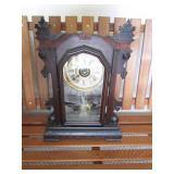 Vintage wind up clock. Works with k...