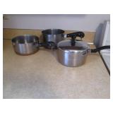 5 mixing bowls. Largest is 25 quart...