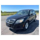 2010 Volkswagen Tiguan S - 2 OWNERS