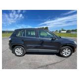 2010 Volkswagen Tiguan S - 2 OWNERS
