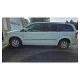 2010 Chrysler Town & Country Touring Pwr Liftgate 4dr Wagon Touring (135,225 miles)