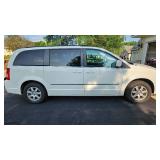 2010 Chrysler Town & Country Touring Pwr Liftgate 4dr Wagon Touring (135,225 miles)