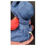 Musical Dolls "Annie" plays Wind Beneath My Wings