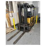 CATERPILLAR Forklift Model MC 60 DP