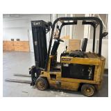 CATERPILLAR Forklift Model MC 60 DP