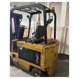CATERPILLAR Forklift Model MC 60 DP