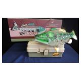 NIB MESH LARGEMOUTH BASS BIRDFEEDER / PLANO TACKLE BOX