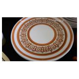 VINTAGE TUPPERWARE / USA DISHES