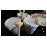VINTAGE TUPPERWARE / USA DISHES