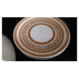 VINTAGE TUPPERWARE / USA DISHES