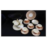VINTAGE TUPPERWARE / USA DISHES