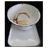 ENAMELWARE WASHTUB AND TRAY