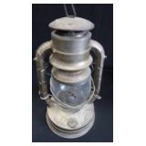 ViNTAGE OIL LAMP