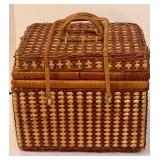 Fun Picnic Basket with Cups, Plates and Silverware