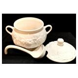Vintage White Nature Tabletops Unlimited 3 Piece Soup Tureen
