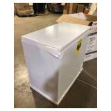 Magic Chef 7.0 cu. ft. Chest Freezer in White Damaged Customer Returns See Picures
