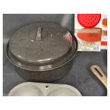 Lot of Assorted Kitchen Cookware and Bakeware