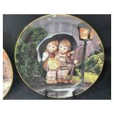 Set of 8 Danbury Mint M.I. Hummel Little Companions Collector Plates