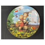 Set of 8 Danbury Mint M.I. Hummel Little Companions Collector Plates