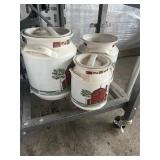 Food Containers 1 missing a lid