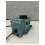 Variable Autotransformer Input 120V Output 0-140V 10A 50/60HZ 1.4KVA Staco Energy Products TYPE 033-3504