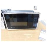 Magic Chef 0.9 cu. ft. 900-Watt Countertop Microwave in Stainless Steel