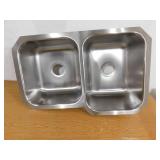 New - Elkay Avenue 32in. Undermount 2 Bowl 18 Gauge Stainless Steel Sink Only and No Accessories