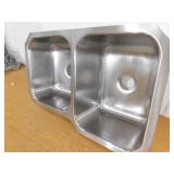 New - Elkay Avenue 32in. Undermount 2 Bowl 18 Gauge Stainless Steel Sink Only and No Accessories