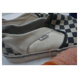 Vans 9.5 women plus socks and new drink jugs