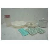 Kitchen items, small crock pot
