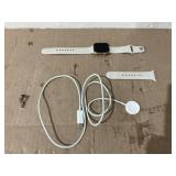 Apple Watch SE 40mm GPS + Cellular Gold Aluminum Case